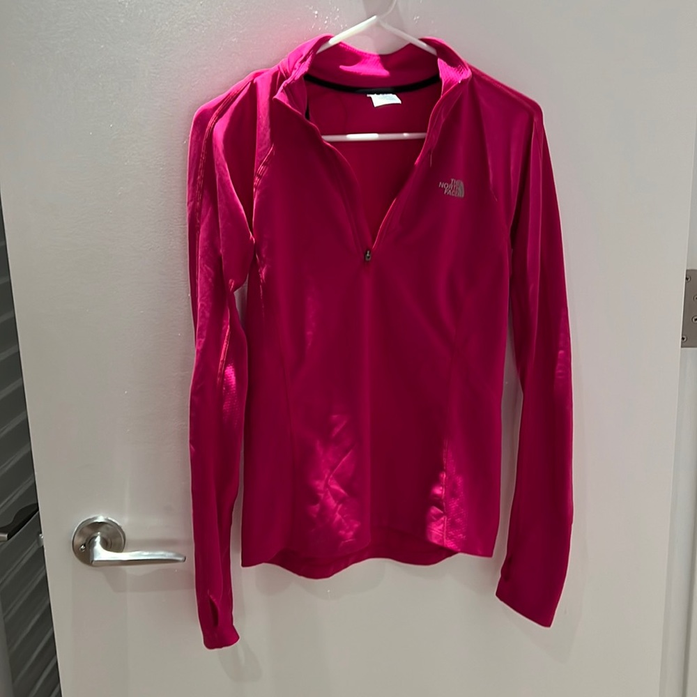Size S pink northface quarter zip top